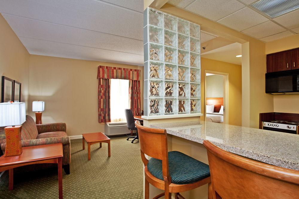 Holiday Inn Express Hotel & Suites Conover - Hickory Area By Ihg Zewnętrze zdjęcie