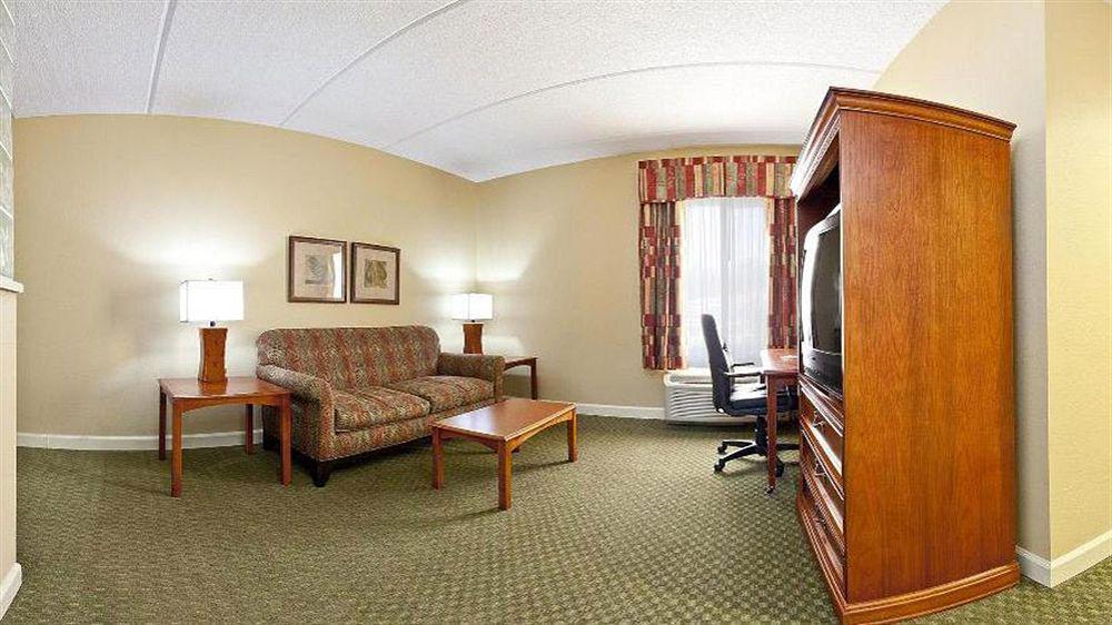 Holiday Inn Express Hotel & Suites Conover - Hickory Area By Ihg Zewnętrze zdjęcie