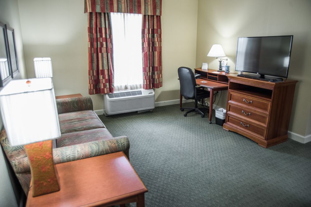 Holiday Inn Express Hotel & Suites Conover - Hickory Area By Ihg Zewnętrze zdjęcie