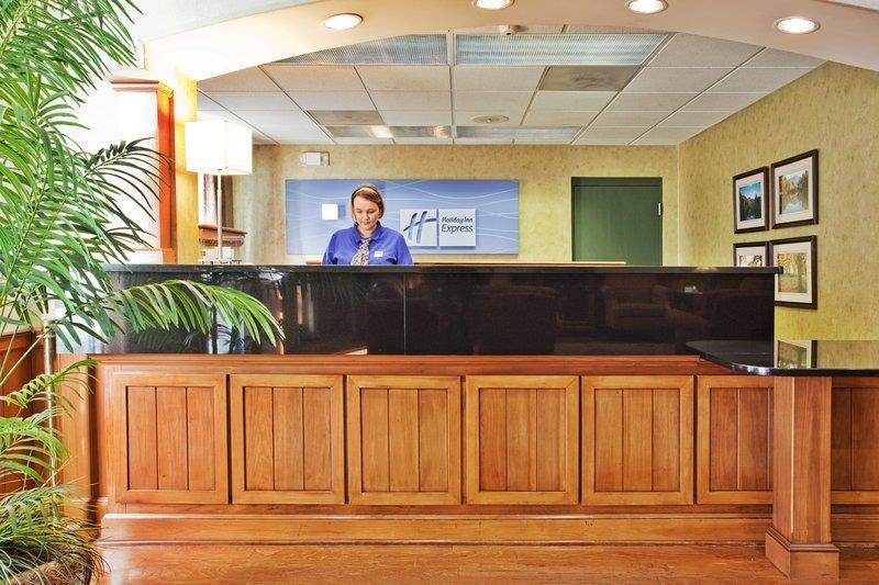 Holiday Inn Express Hotel & Suites Conover - Hickory Area By Ihg Zewnętrze zdjęcie